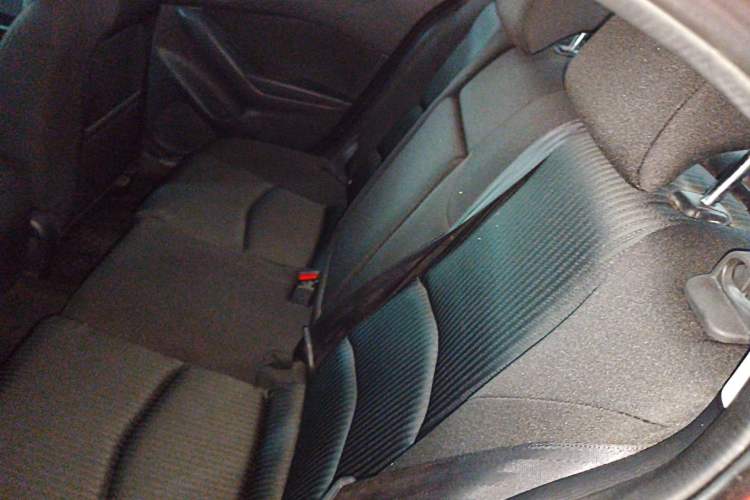 Used Mazda 3 Axela 2016 Sedan 1.5L Automatic Comfort Model