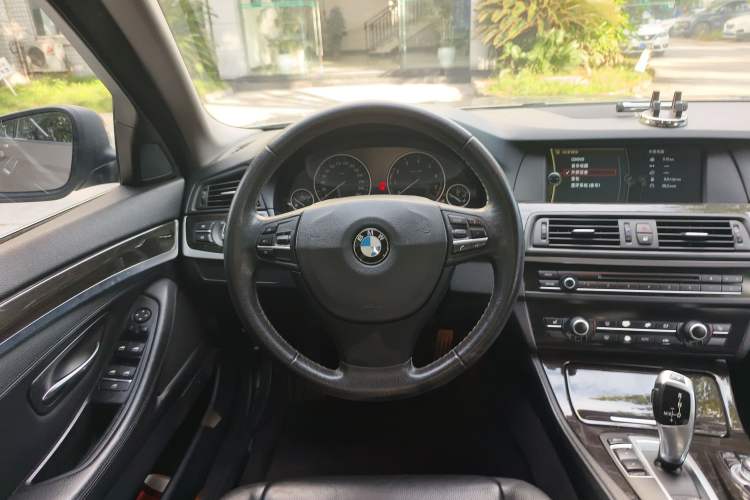 Used BMW 5 Series 2013 530Li Leading Model
