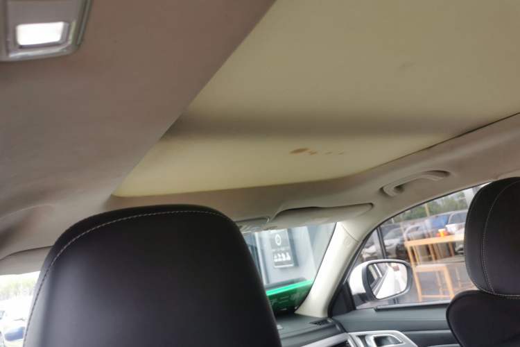 Used Geely Auto Emgrand X7 Sport 2016 1.8TD Automatic Smart Model Headliner