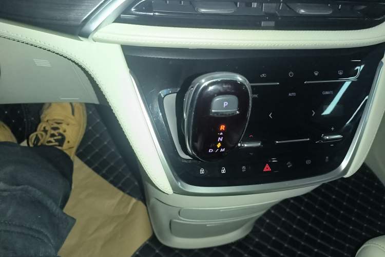 Used Buick GL8 2023 ES Lu Zun Comfort Model Gear Lever