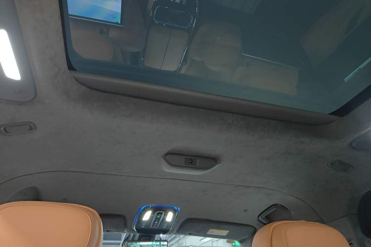 Used Geely Galaxy LEVC L380 2025 805 km Flagship Version All-Wheel Drive Headliner