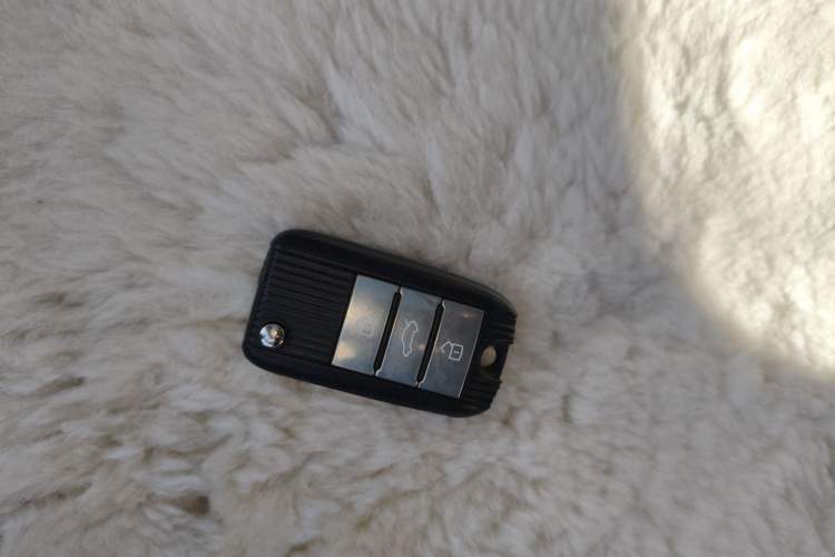 Used Roewe RX5 2016 20T Two-Wheel Drive Automatic Internet Smart Edition
