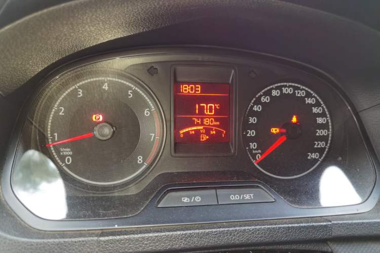 Used Volkswagen Jetta 2019 Dream Edition 1.4L Manual Fashion Version Odometer Close Up