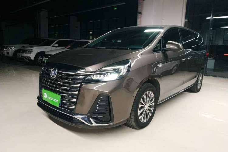 Used Buick GL8 2023 Land Executive Class Deluxe Model