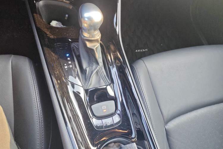Used Toyota IZOA 2020 2.0L Yichi Version Gear Lever