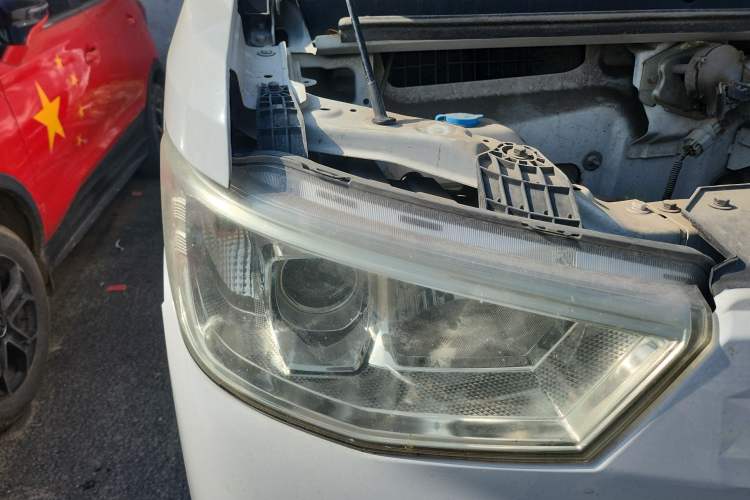 Used JAC Group Blue Cat 2023 M1 Zhongxinhang 38.64kWh Elite Edition Right Front Headlight