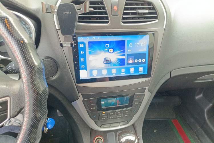 Used GAC Trumpchi GS5 2014 2.0L Automatic Two-Wheel Drive Deluxe Edition Audio And AC Panel