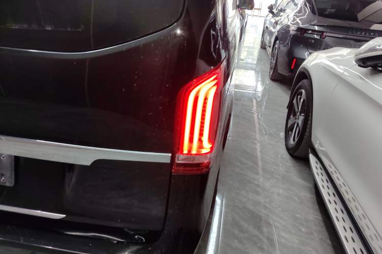 Used Mercedes-Benz V-Class 2017 V 260 Prestige Edition