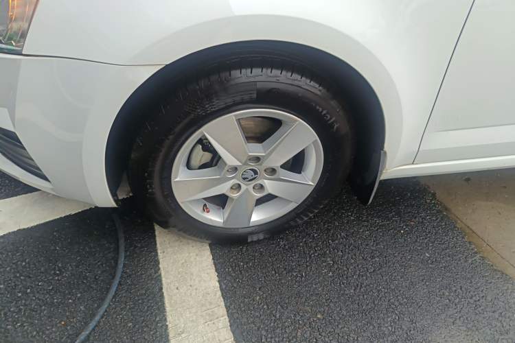 Used Skoda Octavia 2017 Classic Model 1.6L Automatic Standard Edition