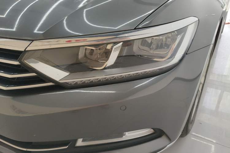 Used Volkswagen Magotan 2017 380TSI DSG Luxury Model Left Front Headlight