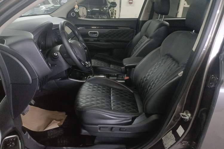 Used Mitsubishi Outlander 2021 2.0L Two-Wheel Drive Comfort Edition 5 Seats