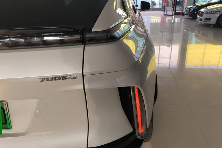 Used Cadillac LYRIQ 2022 Four-Wheel-Drive High-Performance Deluxe Edition Right Rear Taillight