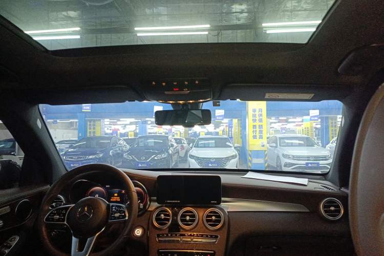 Used Mercedes-Benz GLC 2022 Facelift GLC 260 L 4MATIC Luxury Edition Headliner