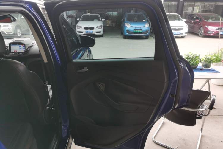 Used Ford Kuga 2017 EcoBoost 180 Two-Wheel-Drive Platinum Edition