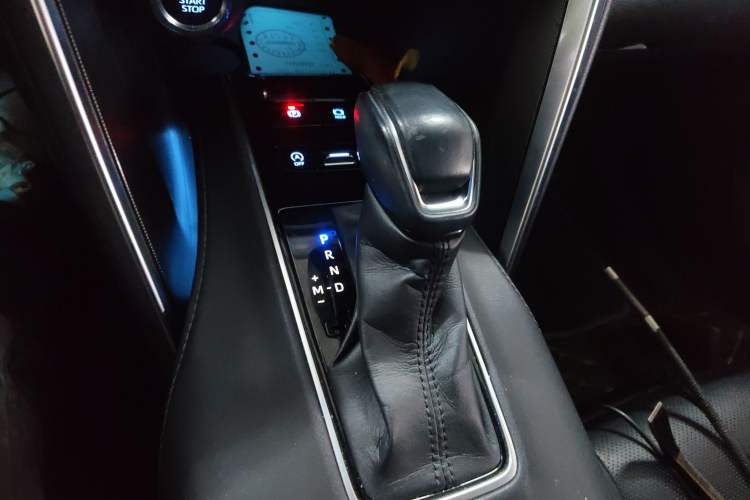 Used Toyota Harrier 2022 2.0L CVT Two-Wheel Drive Luxury Edition Gear Lever