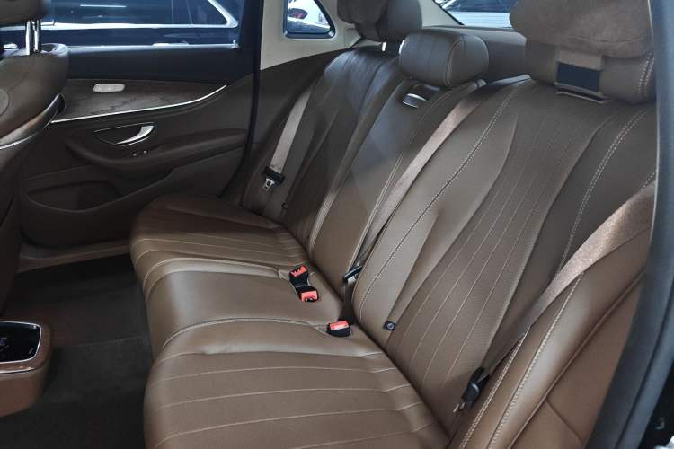 Used Mercedes-Benz E-Class 2023 Updated E 300 L Fashion Edition
