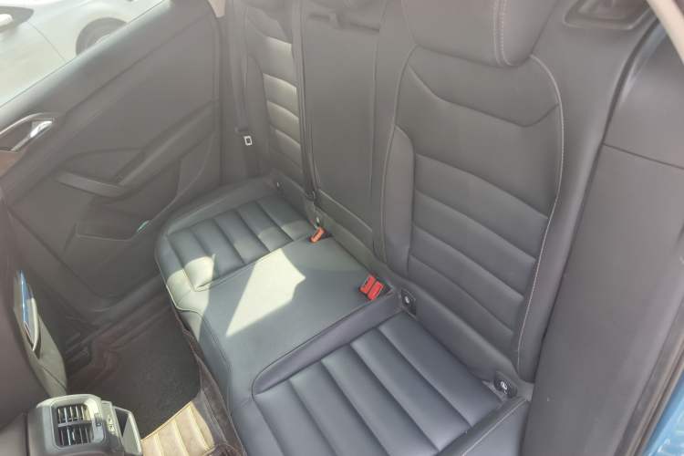 Used Volkswagen Tharu 2019 280TSI Two-Wheel Drive Luxury Edition China V Standard Left Rear Seat