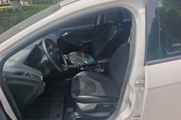 Used Ford Focus 2017 Hatchback EcoBoost 125 Automatic - Ultra-Powerful Style Edition with Smart Drive Features
