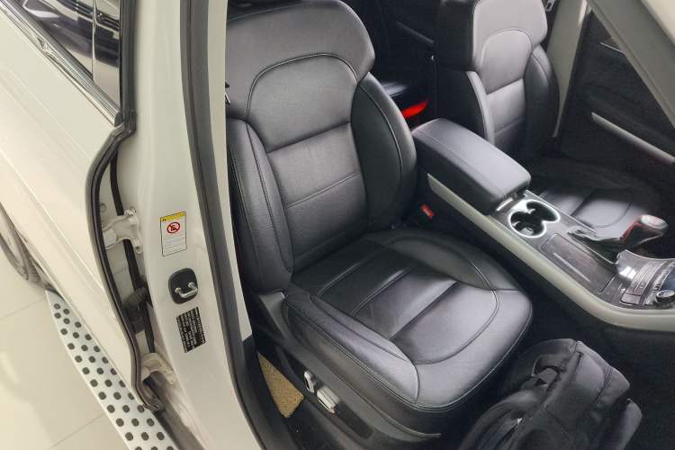 Used Haval H8 2015 2.0T Two-Wheel-Drive Luxury Version