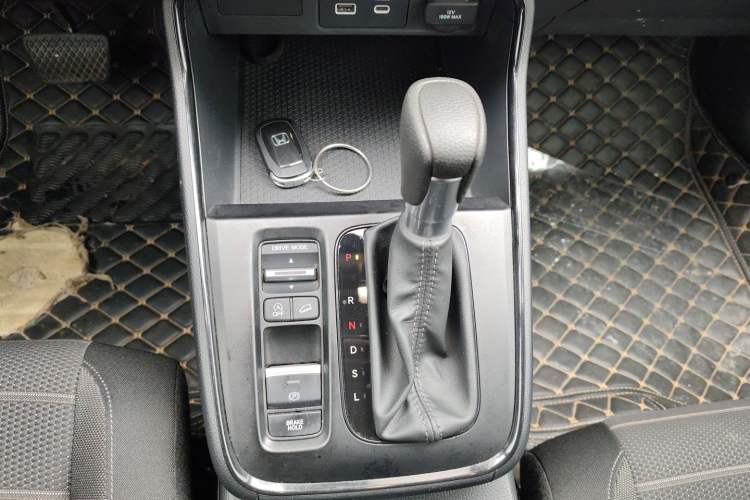 Used Honda Breeze 2023 240TURBO Two-Wheel Drive Elite Edition 5 Seats Gear Lever