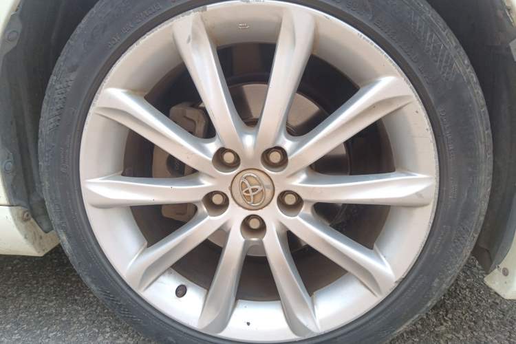 Used Toyota Reiz 2010 2.5V Fashion Elite Edition Right Front Wheel Hub