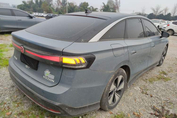 Used Volkswagen ID.7 VIZZION 2024 AIR model
