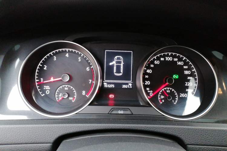 Used Volkswagen Golf 2017 230TSI Automatic Comfort Edition – Celebrating Milestone of One Million Units Instrument Cluster