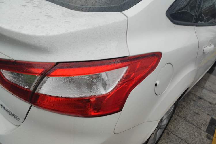 Used Ford Focus 2012 Sedan 1.6L Automatic Fashion Edition