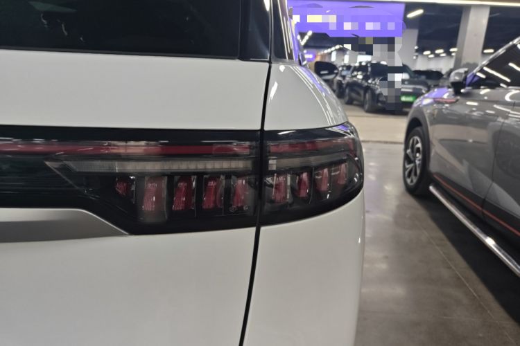 Used Chery Tiggo 9 2023 2.0T Dual-Clutch Two-Wheel Drive Luxury Edition 7 Seats Right Rear Taillight