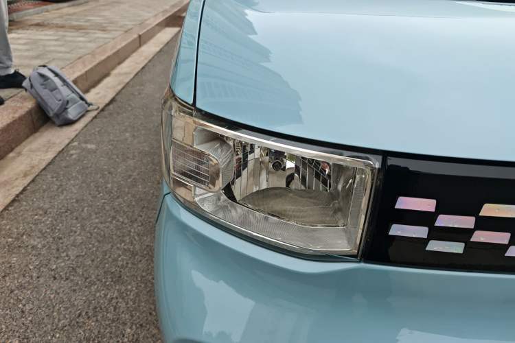 Used Wuling Hongguang MINIEV 2020 Freedom Version Lithium Iron Phosphate Right Front Headlight