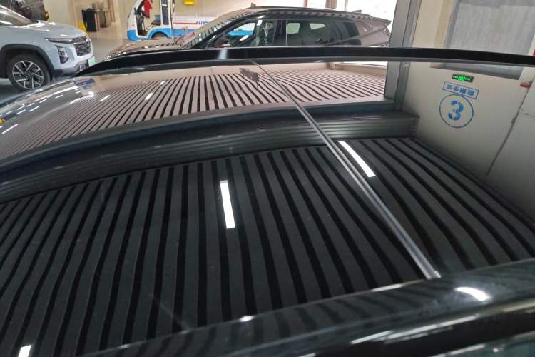 Used Li Auto L8 2023 Pro Model Roof