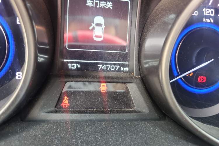 Used Changan Eado 2015 1.6L Manual Luxury Model China V Standard
