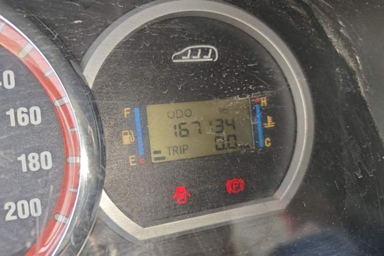 Used FORTHING Lingzhi 2013 M5 Q7 2.0L 7-Seater Long-Wheelbase Comfort Model
