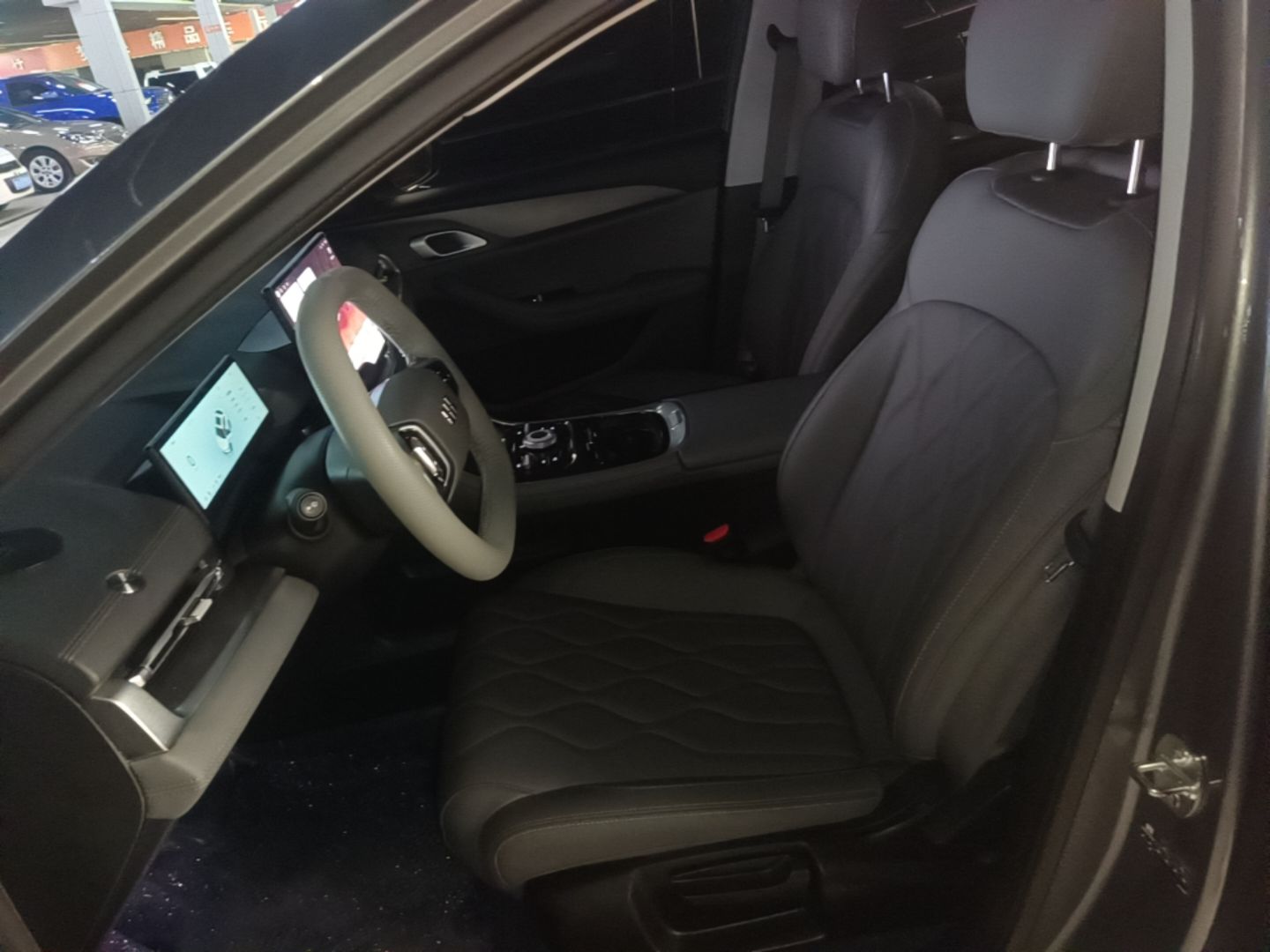 Geely Galaxy A7 2025 Model EM-i 70km Luxury Edition — снимка 17