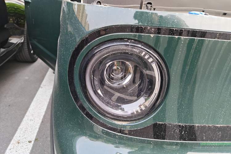 Used Geely Galaxy Panda 2025 210km Panda Kart Right Front Headlight