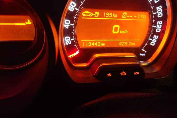 Used Citroen C5 2014 2.0L Automatic Luxury Edition Odometer Close Up