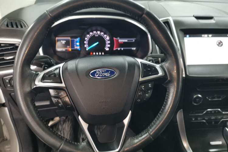 Used Ford Edge 2018 EcoBoost 245 Two-Wheel-Drive Titanium 7-Seater China V Standard Steering Wheel
