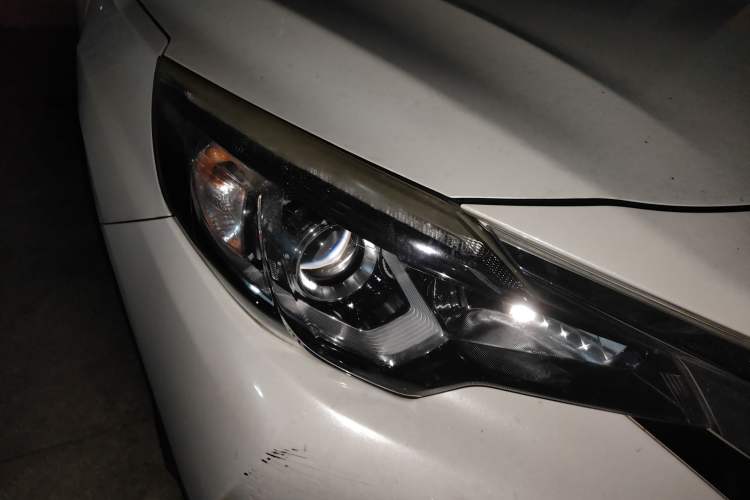 Used Venucia T90 2017 2.0L CVT Smart Edition Right Front Headlight