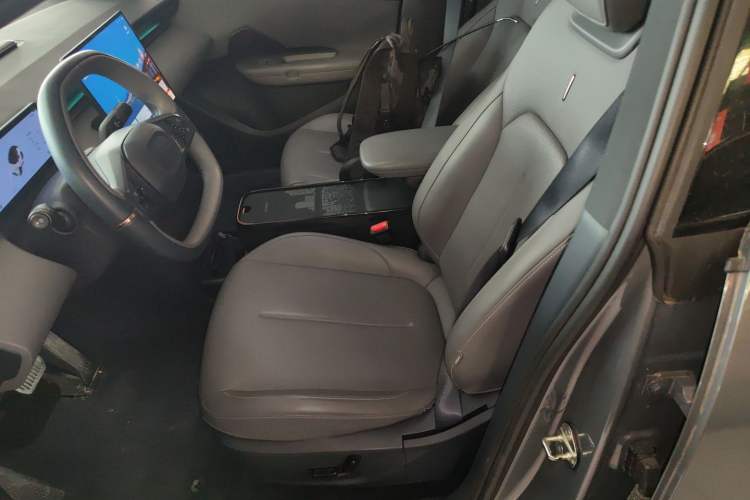 Used Lynk & Co Z20 2025 530 km Range Rear-Wheel Drive Pro Left Front Seat