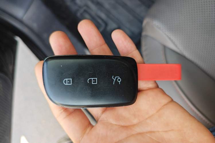 Used Lynk & Co Z10 2025 95 kWh 766 km Range Rear-Wheel Drive Max