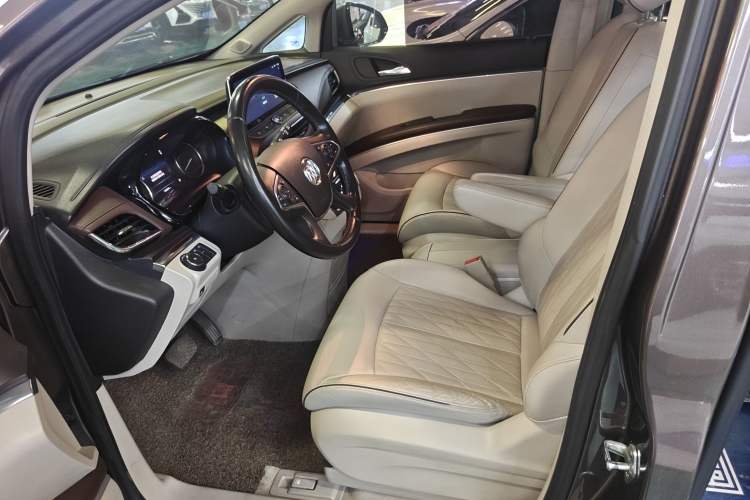 Used Buick GL8 2021 Land Cruiser Executive Class 652T Luxury Model