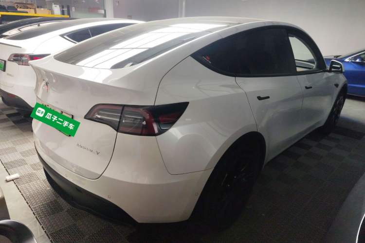 Used Tesla Model Y 2021 Long-Range All-Wheel-Drive Version 3D7

