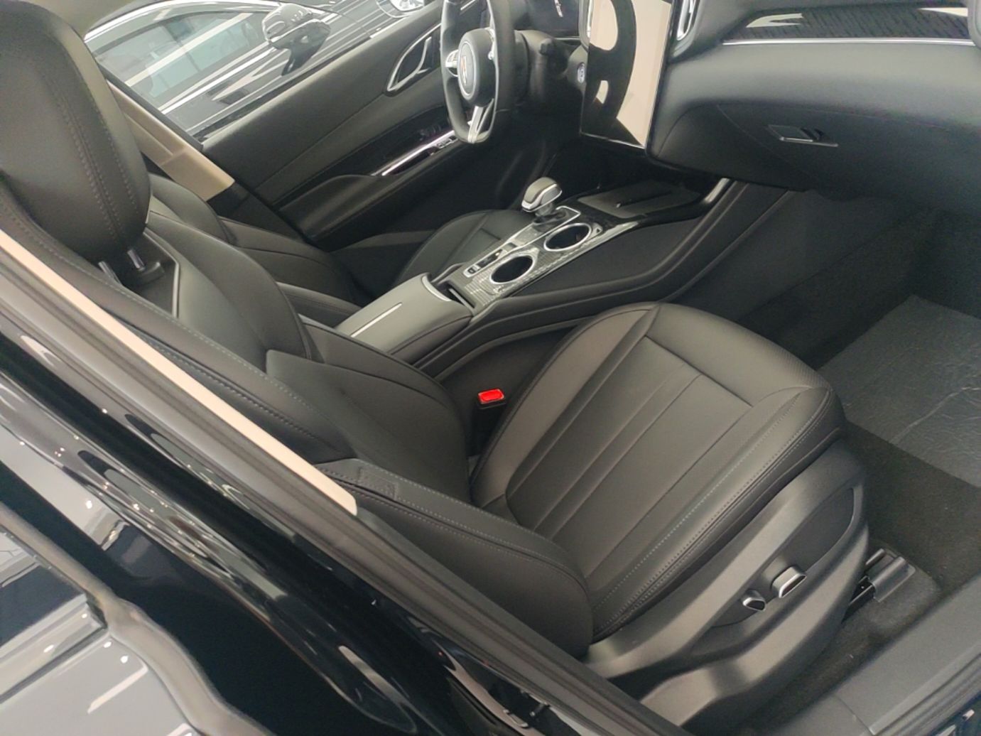 Hongqi HS3 PHEV 2025 Model 117km Jingwei Edition — снимка 19