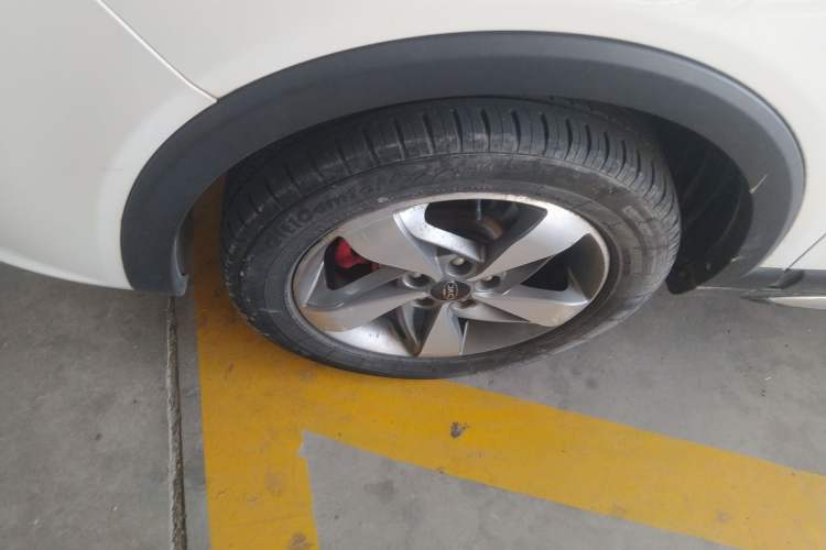 Used JAC Group Refine S3 2017 1.6L Manual Luxury Smart Model Left Front Wheel Hub