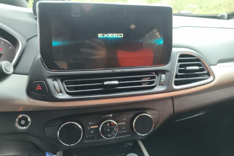 Used EXEED Lingyun 2019 1.6T Two-Wheel-Drive Platinum Edition
