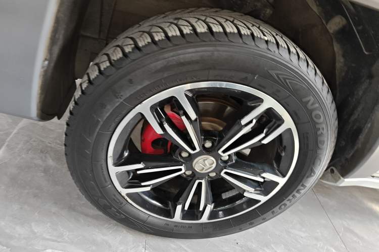 Used BAIC Off-Road BJ20 2016 1.5T CVT Luxury Model Left Front Wheel Hub