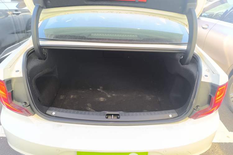 Used Volvo S90 2018 T4 Zhiyuan Edition
