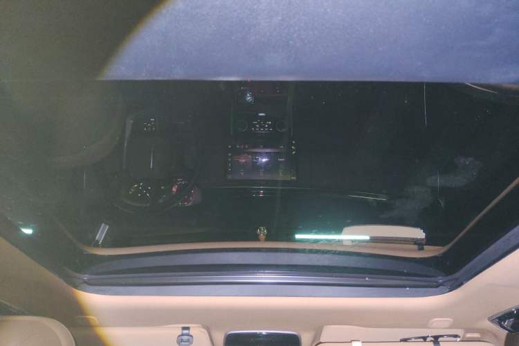 Used Land Rover Range Rover 2023 3.0 L6 400 PS Prestige Seven-Seater Extended Version
