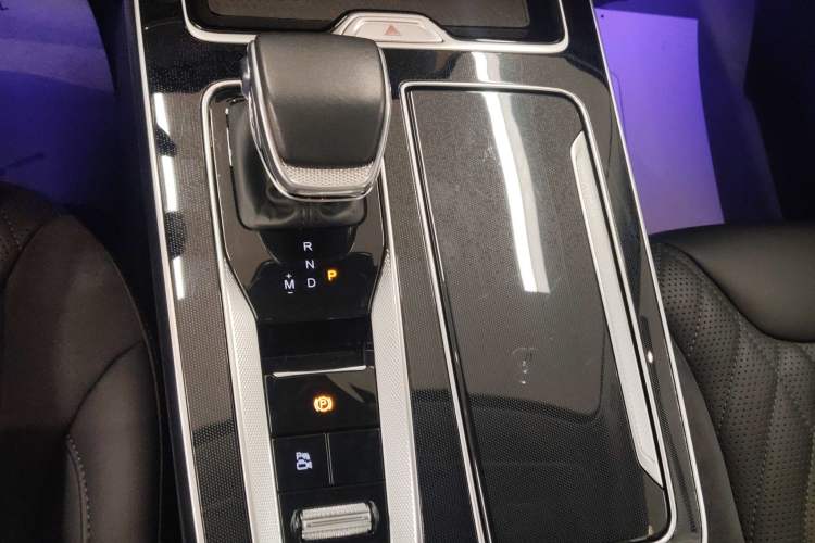 Used Hongqi HS5 2023 2.0T Four-Wheel Drive Flagship Pro Edition Gear Lever