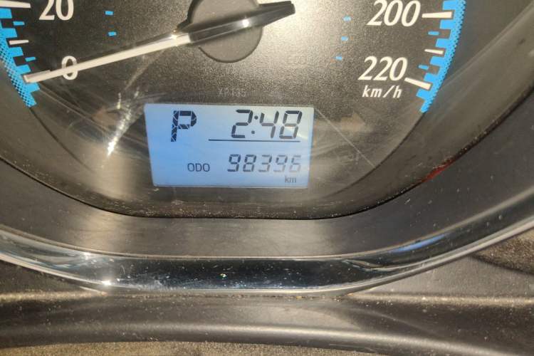 Used Toyota YARiS L Zhi Xiang 2017 1.5E CVT Dynamic Edition Odometer Close Up